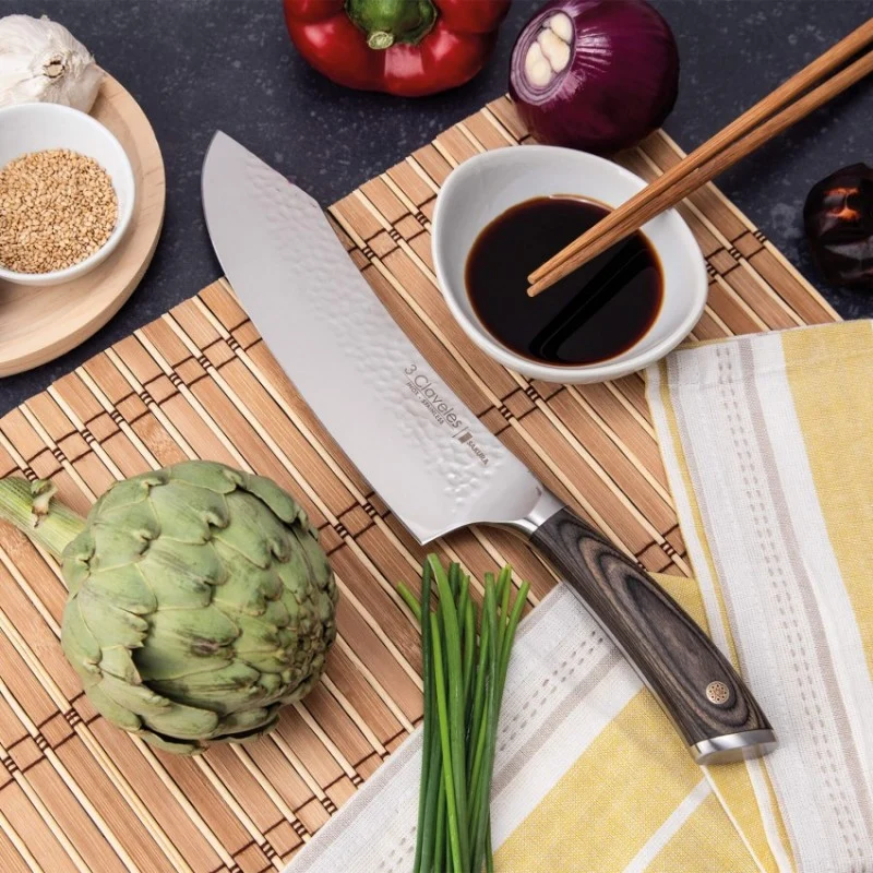 Cuchillo Cocinero Hoja Curva 3 Claveles Sakura 20 cm – Forjado Martillado y Mango Pakka