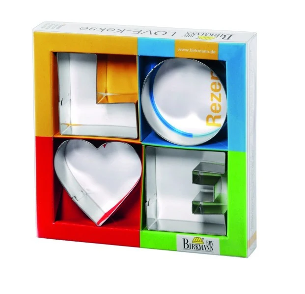 SET DE 4 CORTADORES DE LETRAS "LOVE"