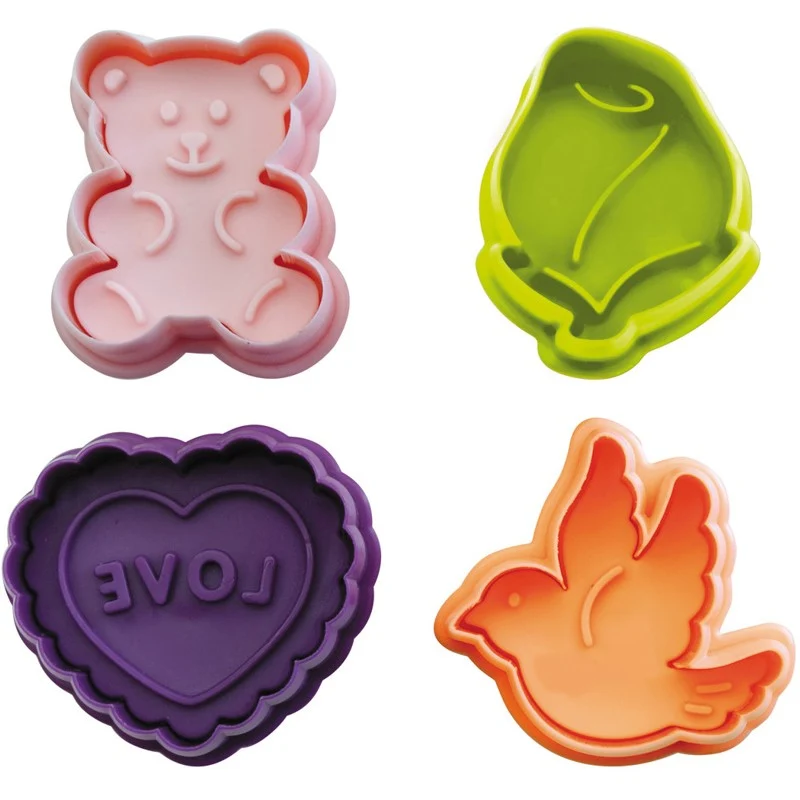 SET 4 CORTAPASTAS CON EXPULSOR SAN VALENTIN