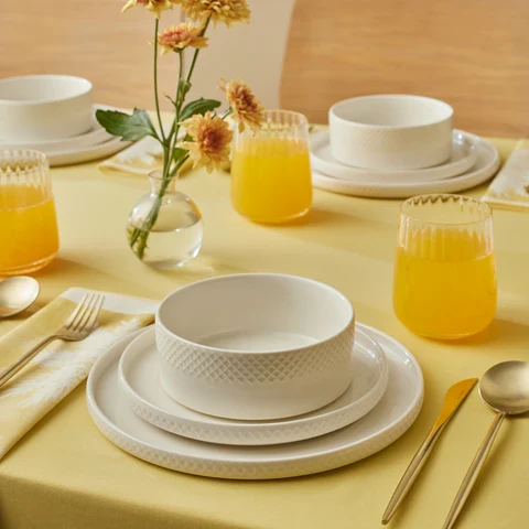 Karaca Salvare Diamond 18 parça Bone China yemek takımı