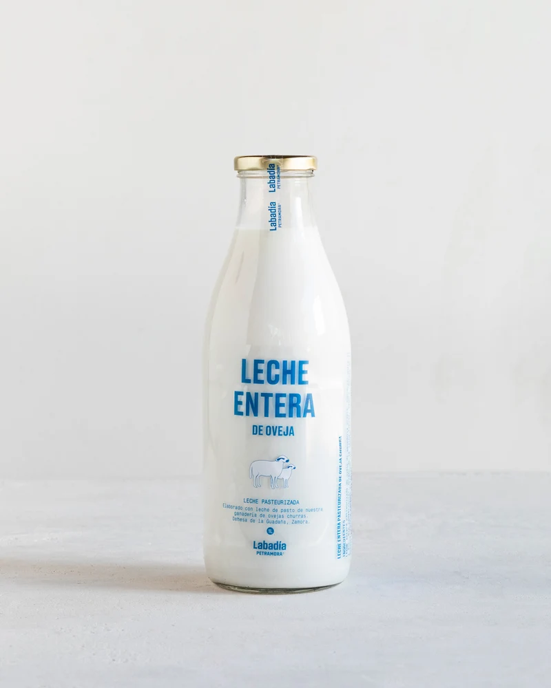 Leche fresca de oveja 1L.