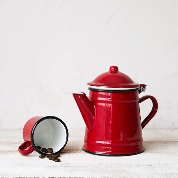 Cafetera Pequeña de Peltre