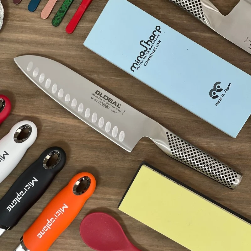 Cuchillo Santoku Global G-80 | Hoja Alveolada 18 cm | Serie G