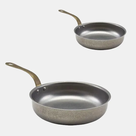 Sartén de acero inox mate con asa de latón vintage. Varias medidas - 6 Uds.