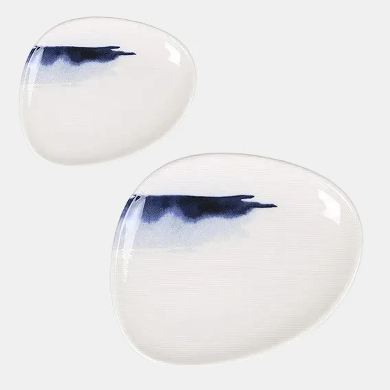 Plato llano irregular de porcelana Marmara. Varias medidas y unidades