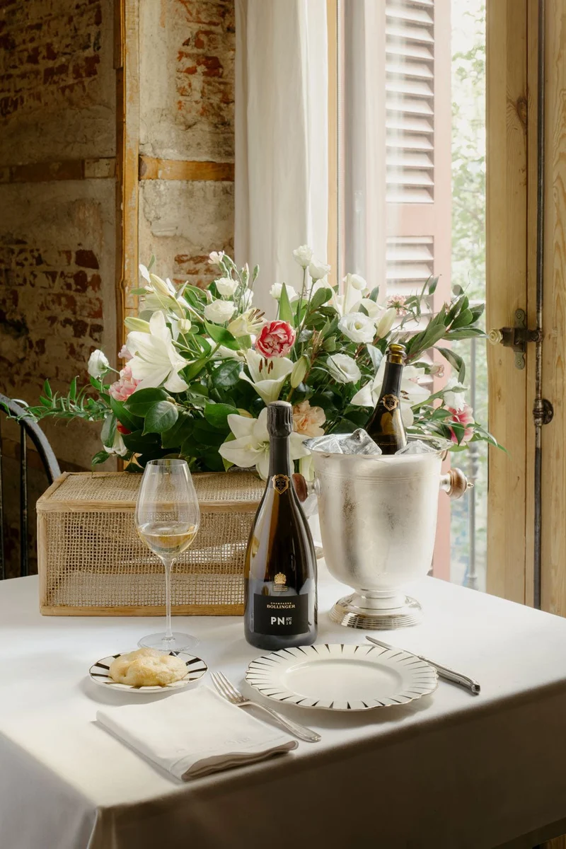 Champanera de Plata y Champagne Bollinger