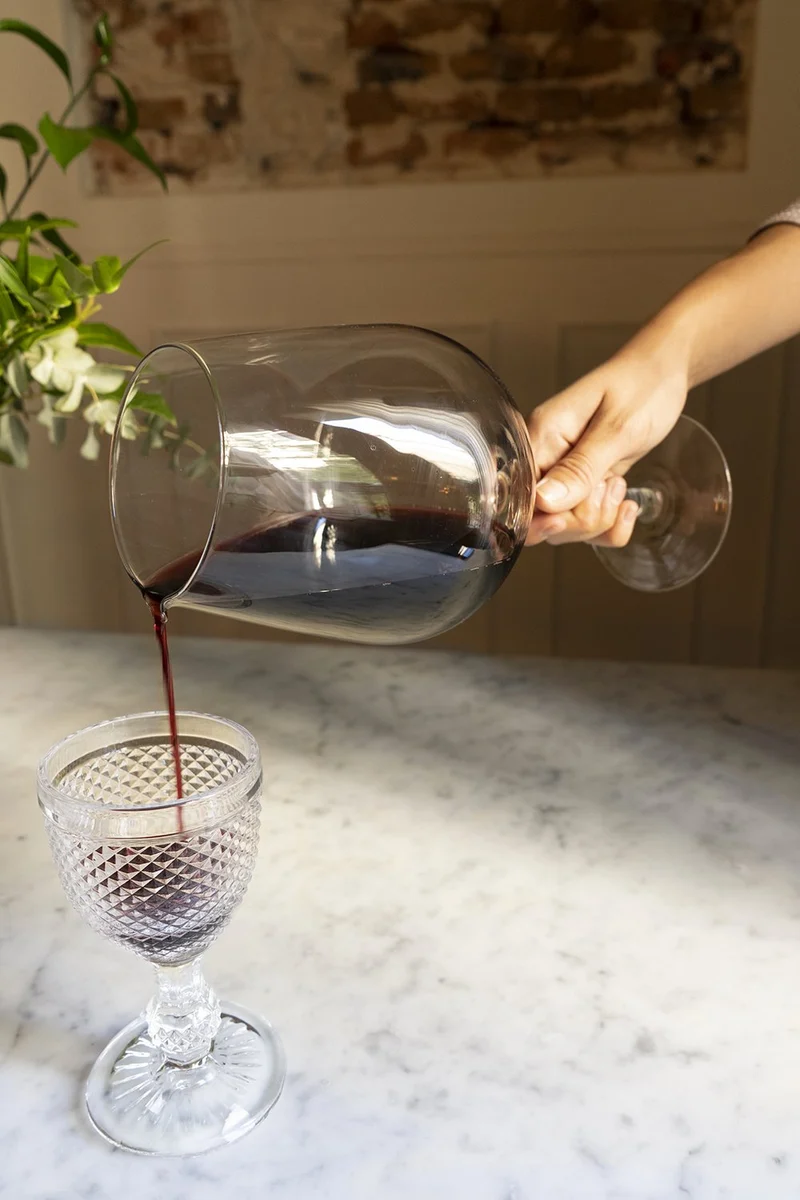 Decantador Con Forma De Copa De Vino