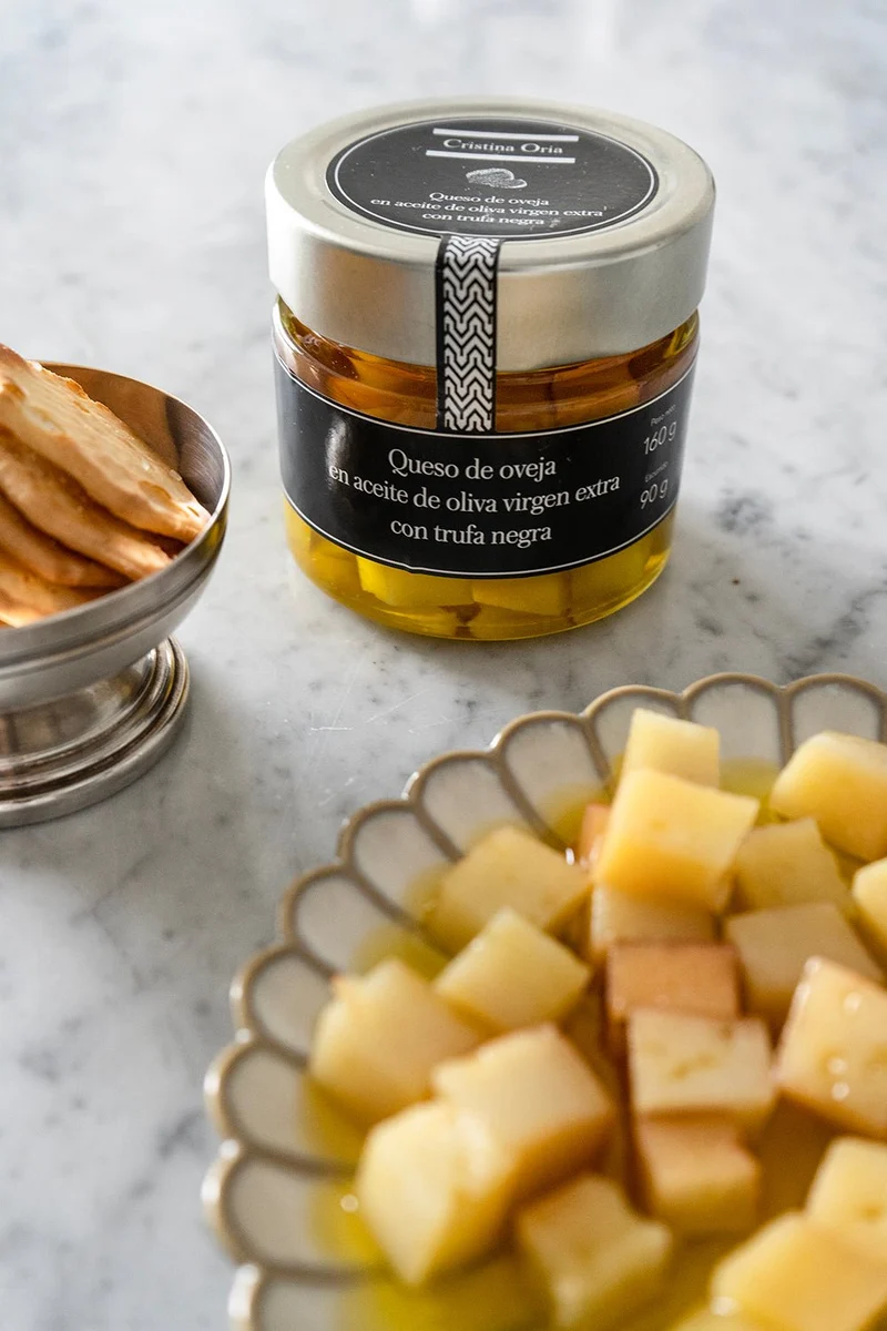 Queso De Oveja En Aceite De Oliva Virgen Extra Con Trufa Negra 160G