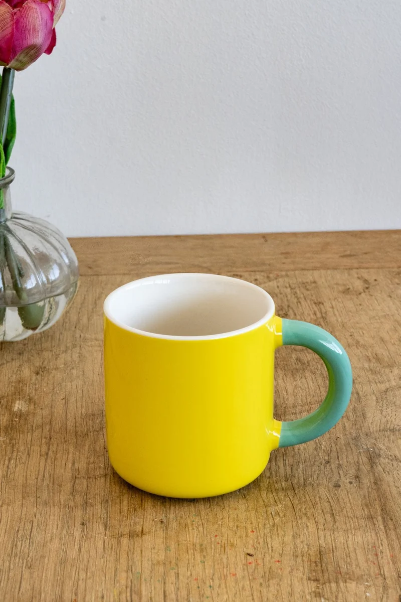 Taza De Porcelana Con Asa De Colores
