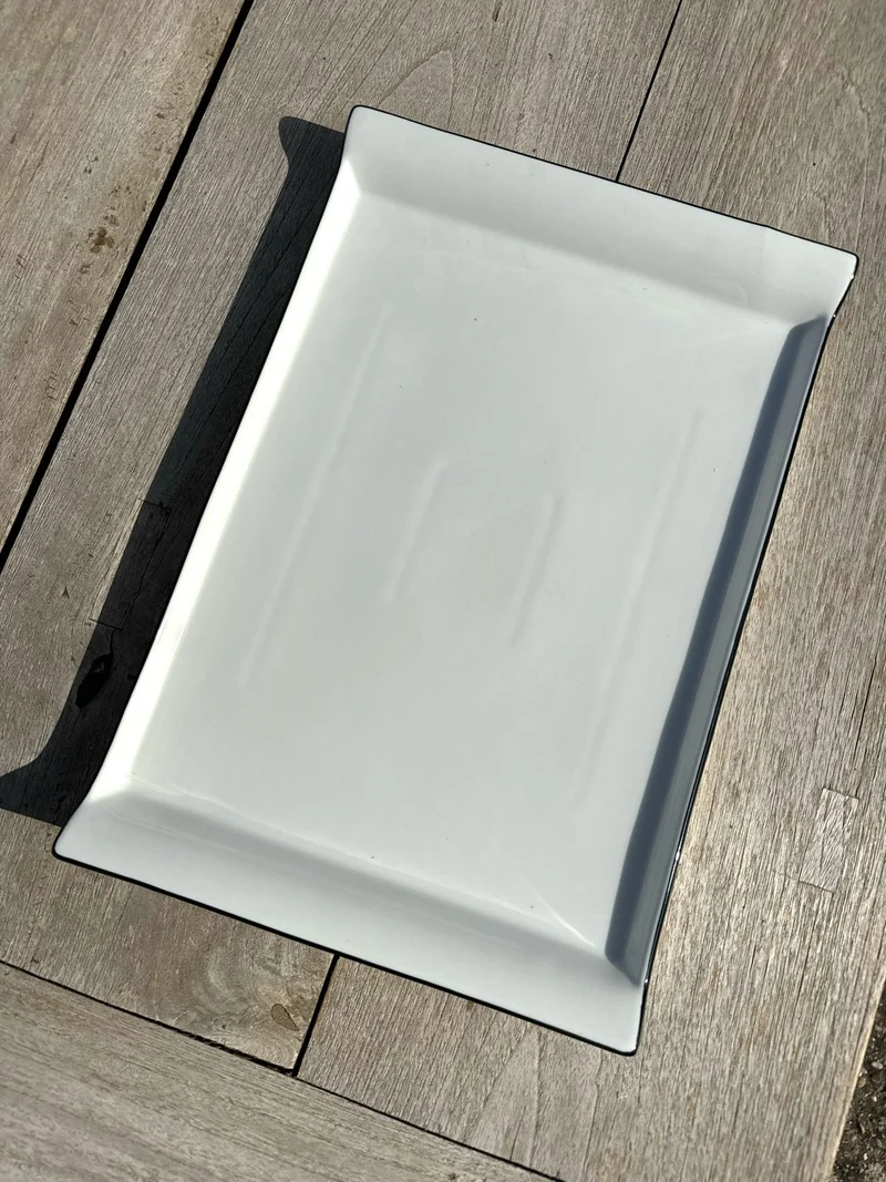 Bandeja Con Asas Grande De Porcelana Blanca Con Filo Negro