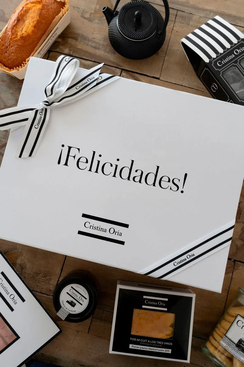 Caja Blanca Co Pequeña "Felicidades"