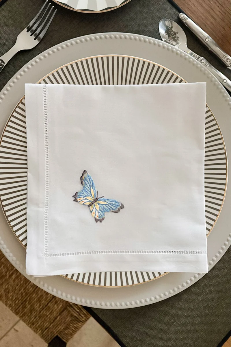 Servilleta Bordada A Mano Con Diseño De Mariposa Azul