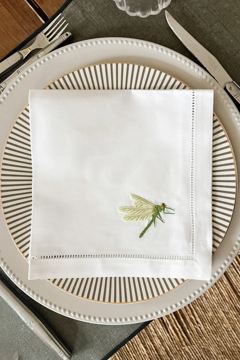 Servilleta Bordada A Mano Con Diseño De Libélula Verde