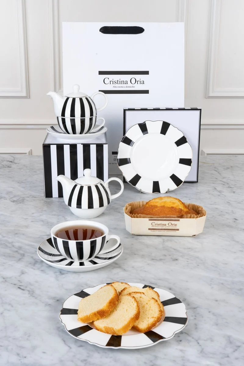 Tea For One & Plato De Postre & Bizcocho