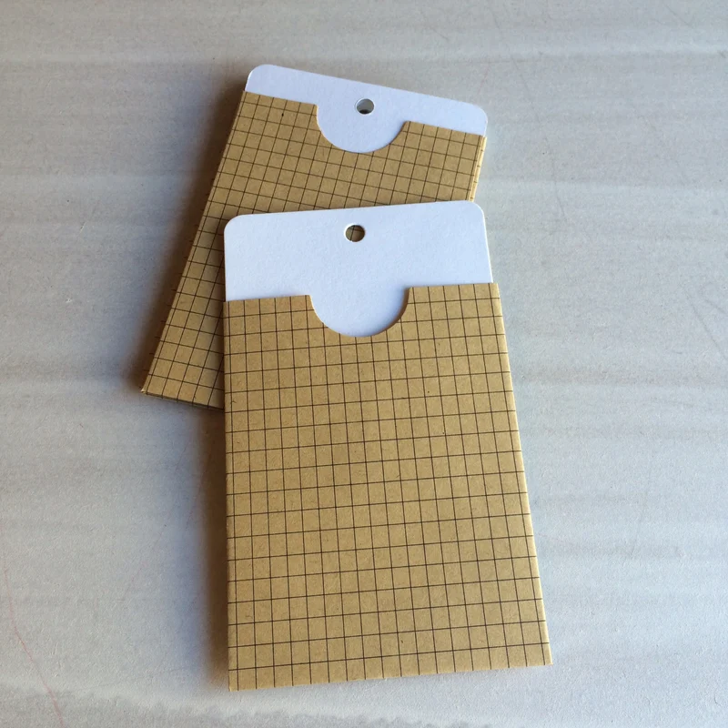 Etiquetas blancas con sobre de papel craft. Craft & Vintage