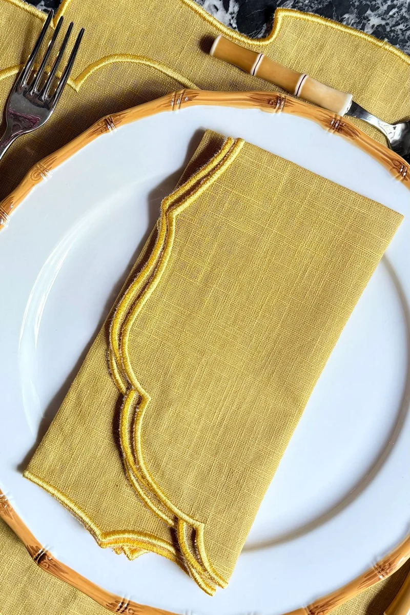 Servilleta Con Diseño De Blonda Color Mostaza