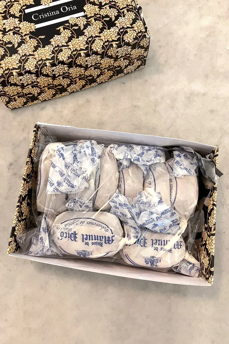 Polvorones En Caja De Flores Co
