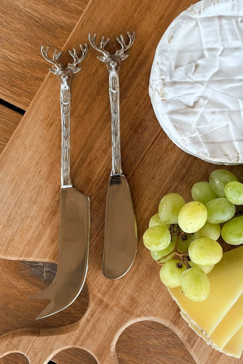 Set De 2 Cuchillos Para Quesos Con Diseño De Ciervo