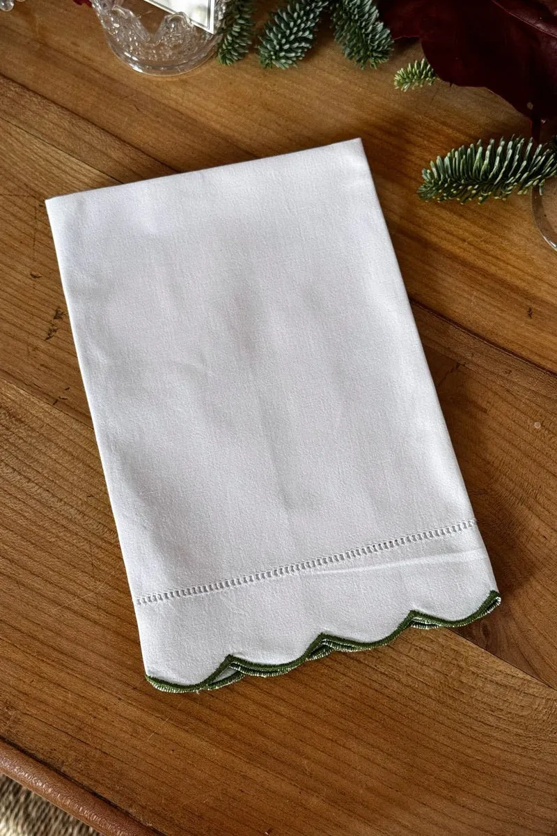 Servilleta Con Borde Ondulado Y Detalle De Vainica