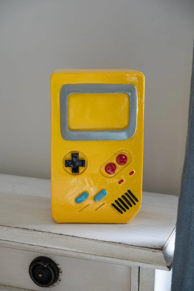 Hucha De Resina Con Diseño De Game Boy