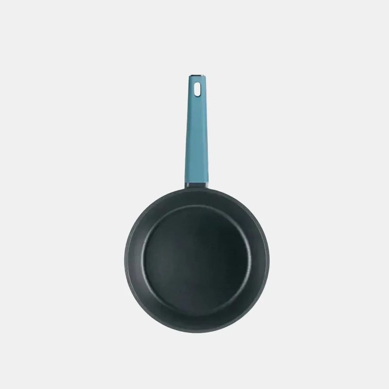 Sartén classe titanium mango azul. 24 cm - 1 Ud