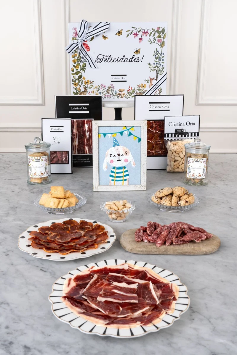 Caja Recién Mamá Capricho Gourmet & Cuadros Bordados CO